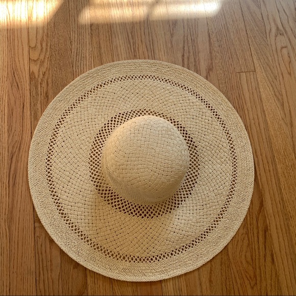 NWT Floppy Straw Hat - Picture 2 of 3